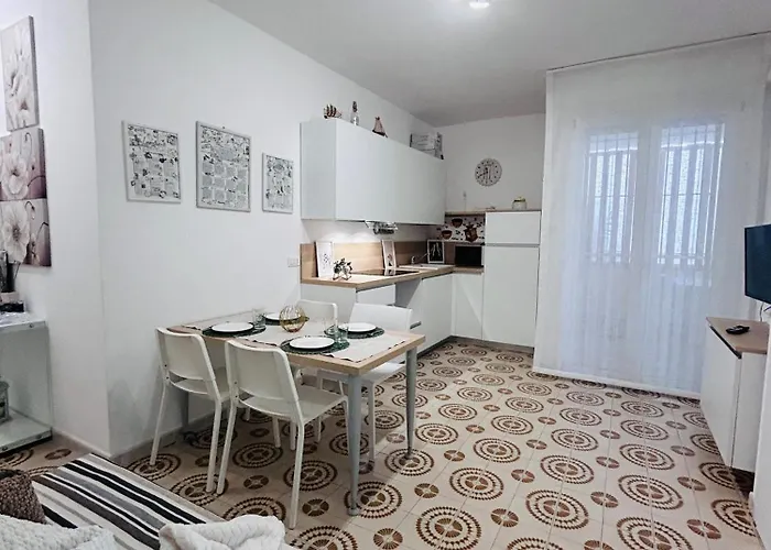 דירה Angiolieri Flexrent - Immobiliare Abissinia ריצ'יונה