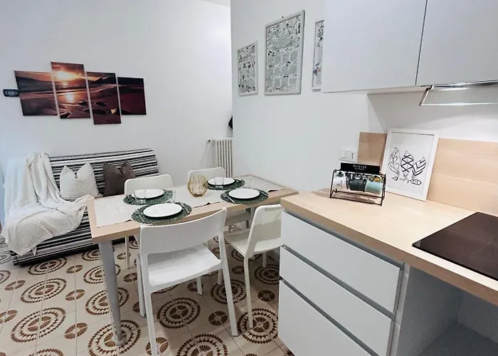 Angiolieri Flexrent - Immobiliare Abissinia דירה ריצ'יונה