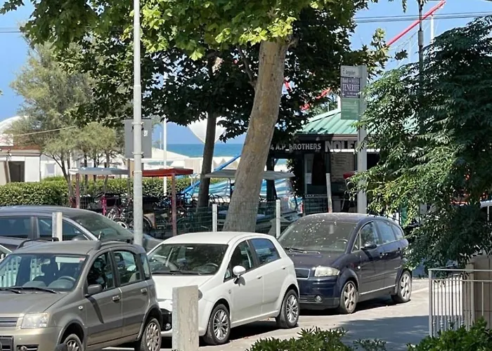 Angiolieri Flexrent - Immobiliare Abissinia Lägenhet *